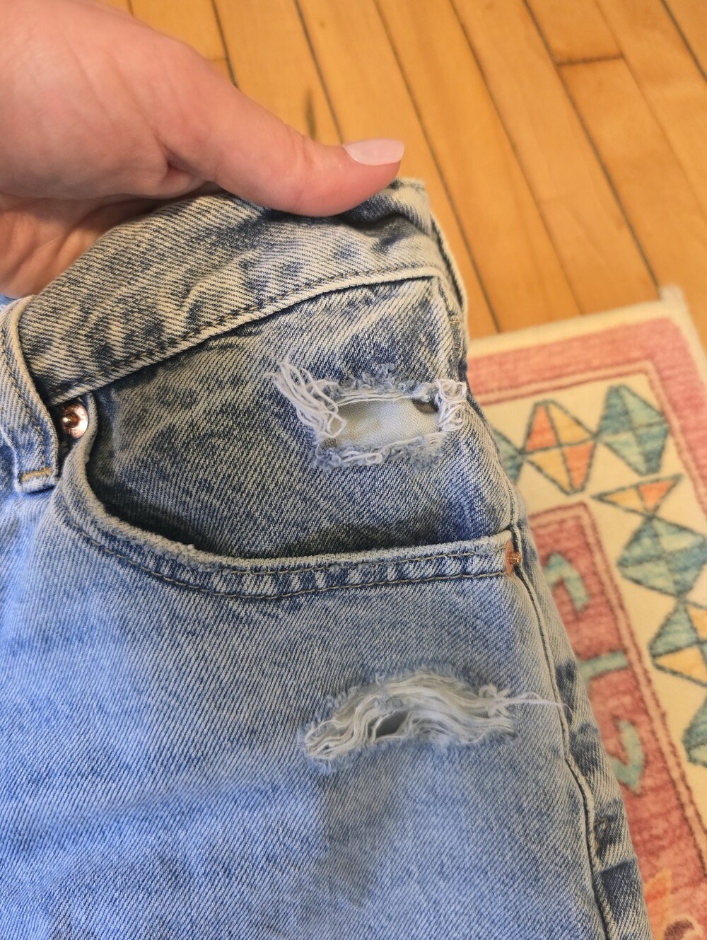 Gap Low Stride 90s Light Blue Distressed Denim Shorts Size 4 Tall - Picture 4 of 5
